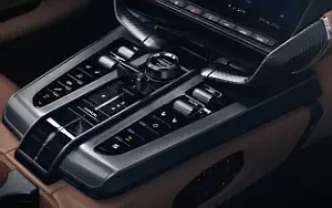   Aston Martin Vanquish - 2024