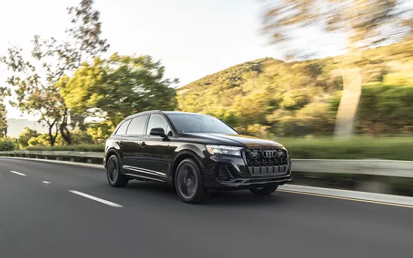   Audi Q7 55 TFSI quattro (Tamarind Brown Metallic) US-spec - 2025