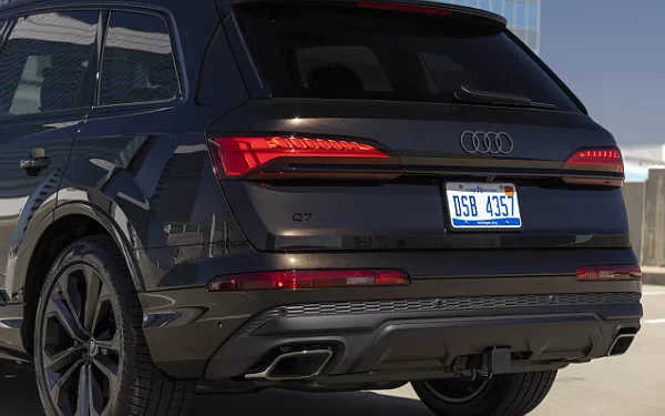   Audi Q7 55 TFSI quattro (Tamarind Brown Metallic) US-spec - 2025