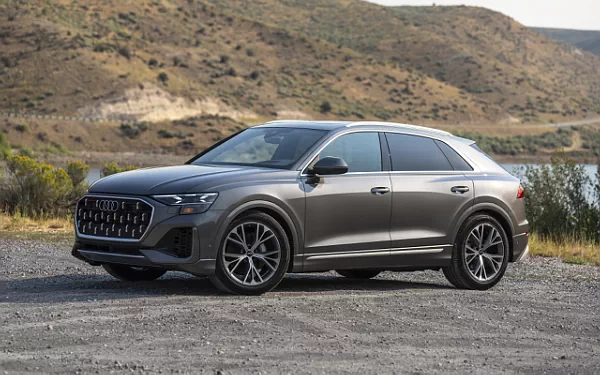   Audi Q8 55 TFSI quattro (Samurai Grey Metallic) US-spec - 2025