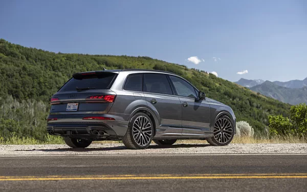   Audi SQ7 TFSI Black Optic Package (Daytona Grey) US-spec - 2025