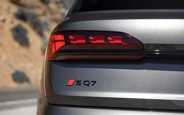   Audi SQ7 TFSI Black Optic Package (Daytona Grey) US-spec - 2025