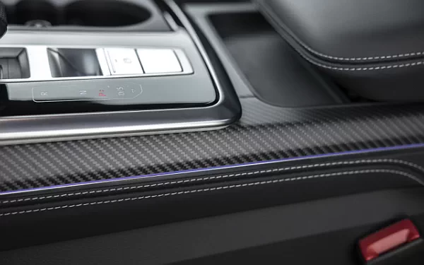   Audi SQ8 TFSI quattro (Chili Red Metallic) US-spec - 2025