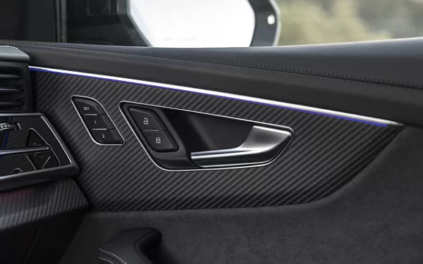   Audi SQ8 TFSI quattro (Chili Red Metallic) US-spec - 2025