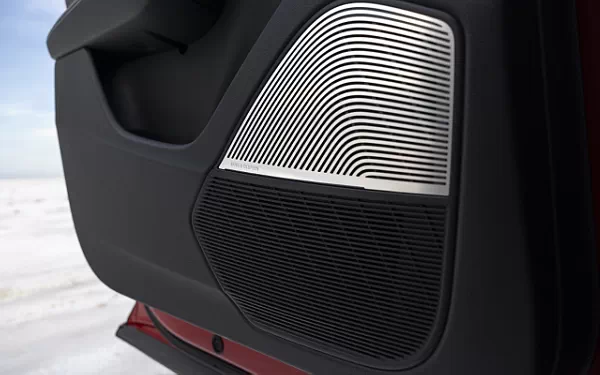   Audi SQ8 TFSI quattro (Chili Red Metallic) US-spec - 2025