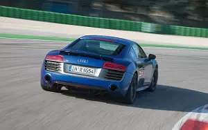   Audi R8 V10 plus - 2012
