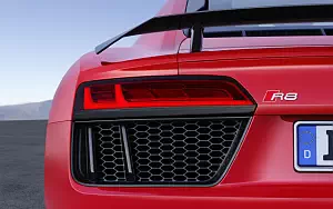   Audi R8 V10 plus - 2009