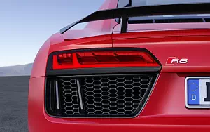   Audi R8 V10 plus - 2009