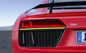   Audi R8 V10 plus - 2009