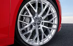   Audi R8 V10 plus - 2009