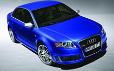   Audi RS4 - 2005