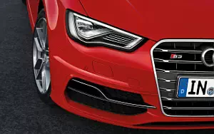 Обои автомобили Audi S3 - 2012