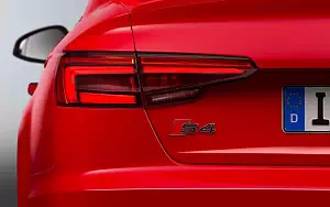 Обои автомобили Audi S4 - 2009
