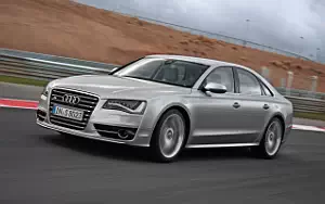   Audi S8 - 2011