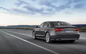   Audi S8 - 2013