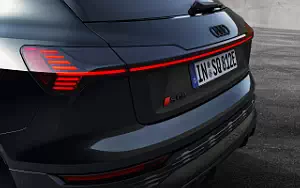 Обои автомобили Audi SQ8 e-tron quattro - 2022