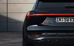 Обои автомобили Audi SQ8 e-tron quattro - 2022