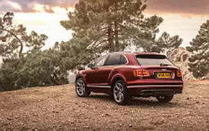   Bentley Bentayga Diesel (Rubino Red) - 2016