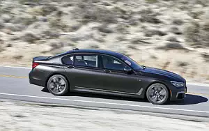   BMW M760i xDrive US-spec - 2017