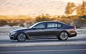   BMW M760i xDrive US-spec - 2017
