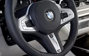   BMW M760i xDrive US-spec - 2017
