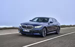   BMW i5 eDrive40 M Sport (Tanzanite Blue Metallic) - 2023