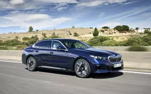   BMW i5 eDrive40 M Sport (Tanzanite Blue Metallic) - 2023