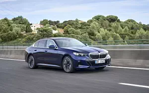   BMW i5 eDrive40 M Sport (Tanzanite Blue Metallic) - 2023