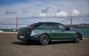   BMW i7 M70 xDrive (Aurora Diamond Green) - 2023