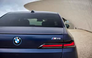   BMW i7 M70 xDrive (Frozen Tanzanite Blue) - 2023