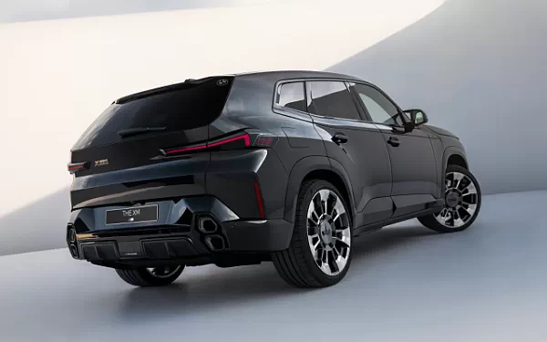   BMW XM (Black) - 2023