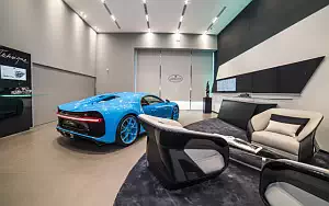   Bugatti Chiron - 2016