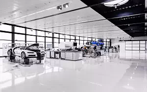   Bugatti Chiron - 2016