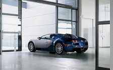   Bugatti Veyron - 2005