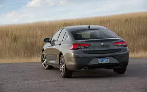   Buick Regal Sportback - 2017