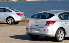 Обои автомобили Chevrolet Cruze Hatchback - 2011