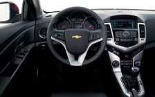 Обои автомобили Chevrolet Cruze Hatchback - 2011