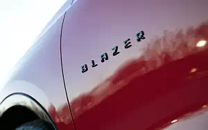 Обои автомобили Chevrolet Blazer RS - 2019