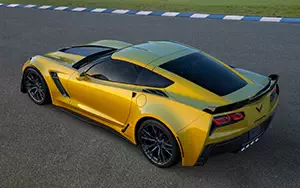 Обои автомобили Chevrolet Corvette Z06 - 2014