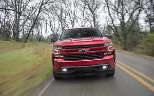 Обои автомобили Chevrolet Silverado RST Crew Cab - 2018