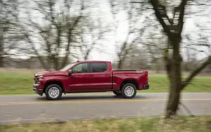 Обои автомобили Chevrolet Silverado RST Crew Cab - 2018