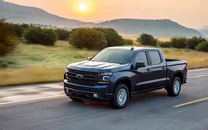 Обои автомобили Chevrolet Silverado RST Crew Cab - 2018
