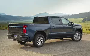 Обои автомобили Chevrolet Silverado RST Crew Cab - 2018