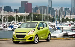 Обои автомобили Chevrolet Spark - 2013