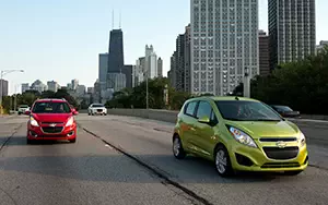Обои автомобили Chevrolet Spark - 2013