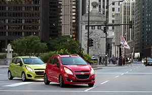 Обои автомобили Chevrolet Spark - 2013