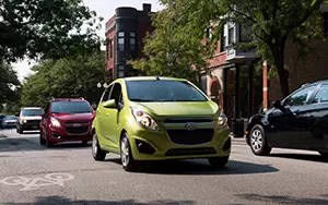 Обои автомобили Chevrolet Spark - 2013
