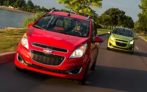 Обои автомобили Chevrolet Spark - 2013
