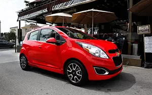 Обои автомобили Chevrolet Spark - 2013