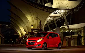 Обои автомобили Chevrolet Spark - 2013